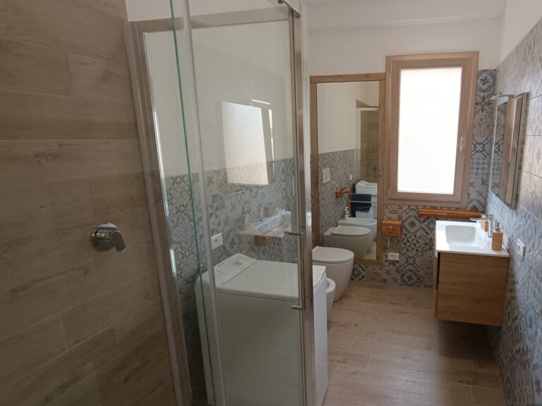 Bathroom with large shower at Suite4Relax